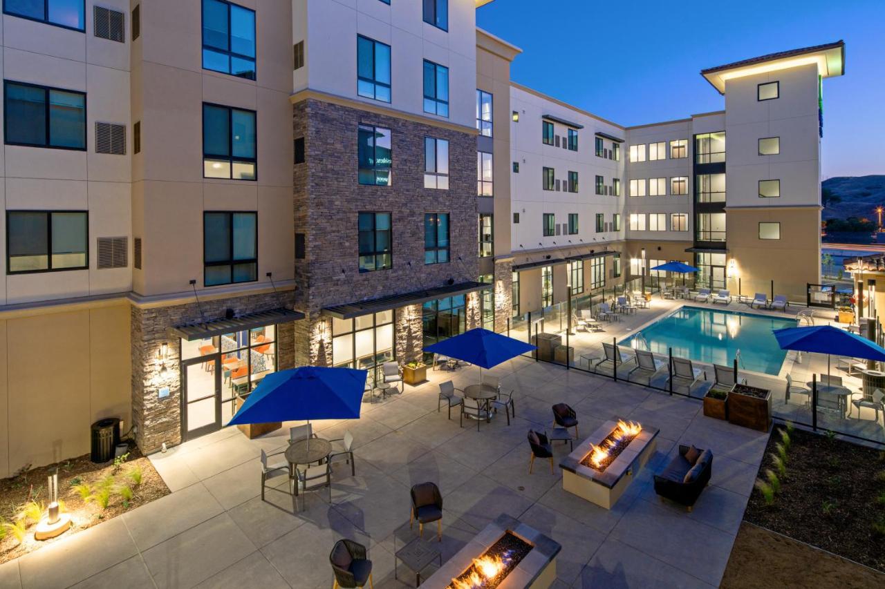 Holiday Inn Express & Suites - Valencia - Santa Clarita By Ihg ภายนอก รูปภาพ