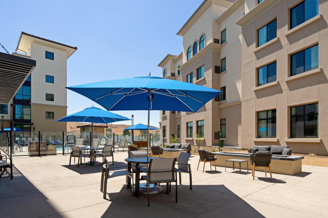 Holiday Inn Express & Suites - Valencia - Santa Clarita By Ihg ภายนอก รูปภาพ