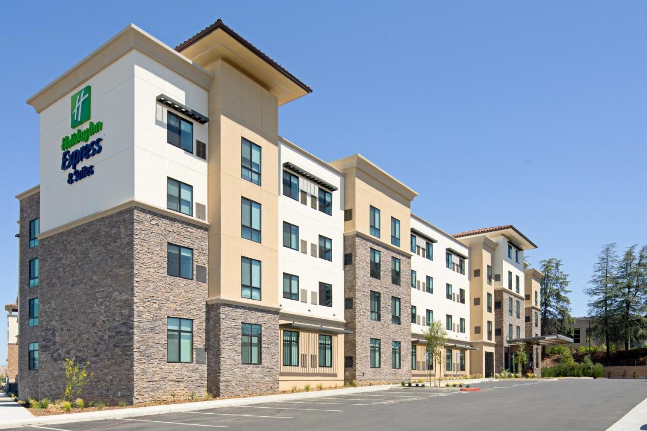 Holiday Inn Express & Suites - Valencia - Santa Clarita By Ihg ภายนอก รูปภาพ