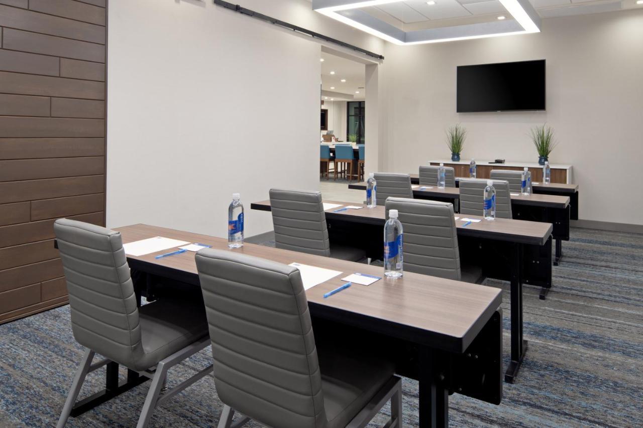 Holiday Inn Express & Suites - Valencia - Santa Clarita By Ihg ภายนอก รูปภาพ