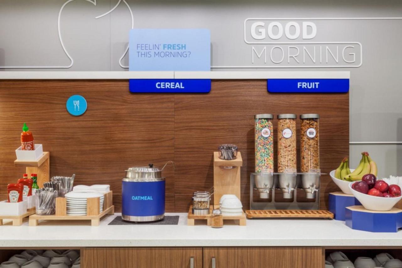 Holiday Inn Express & Suites - Valencia - Santa Clarita By Ihg ภายนอก รูปภาพ